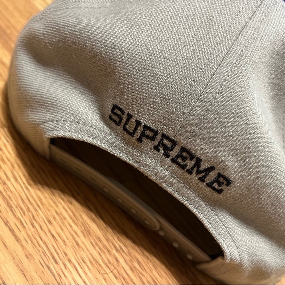 Supreme Arabic logo SnapBack - Picture 3 of 4